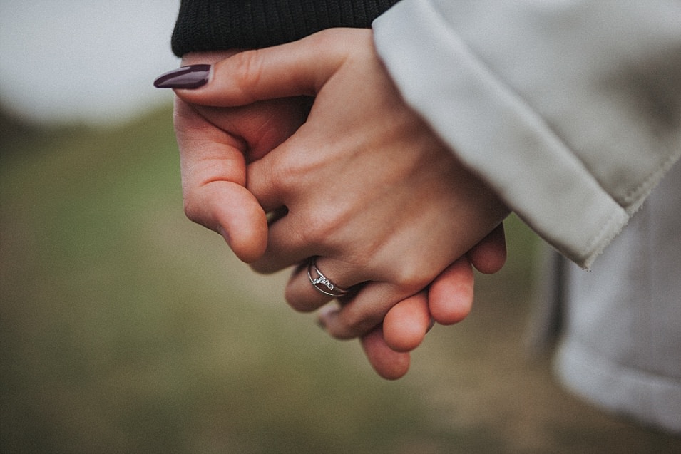 Traumlicht-Hochzeitsfotograf-Tirol-Paarshooting-Ampass-Innsbruck-Wald-Inn-Berge-Natürlichkeit-Emotionen-Hochzeitsfotografie-Panorama-Mils-Inntal-Unterland-Liebe-Romantik