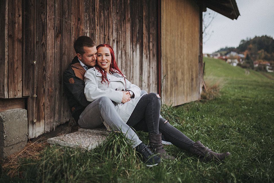 Traumlicht-Hochzeitsfotograf-Tirol-Paarshooting-Ampass-Innsbruck-Wald-Inn-Berge-Natürlichkeit-Emotionen-Hochzeitsfotografie-Panorama-Mils-Inntal-Unterland-Liebe-Romantik