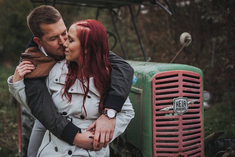 Traumlicht-Hochzeitsfotograf-Tirol-Paarshooting-Ampass-Innsbruck-Wald-Inn-Berge-Natürlichkeit-Emotionen-Hochzeitsfotografie-Panorama-Mils-Inntal-Unterland-Liebe-Romantik